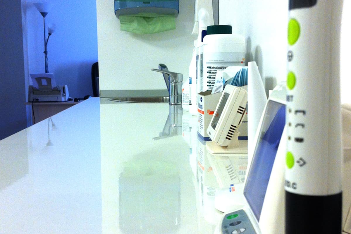 Aparatura — Cabinet Stomatologic Dr. Ionescu Alexandru, Târgu-Jiu 