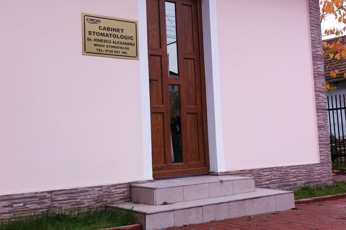 Exterior Cabinet Stomatologic Dr. Ionescu Alexandru, Târgu-Jiu